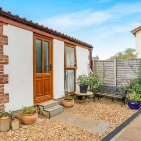 Private Detached Annex In Isleham Village Exterior photo