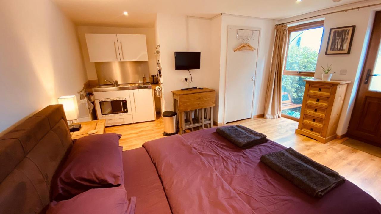 Private Detached Annex In Village Isleham